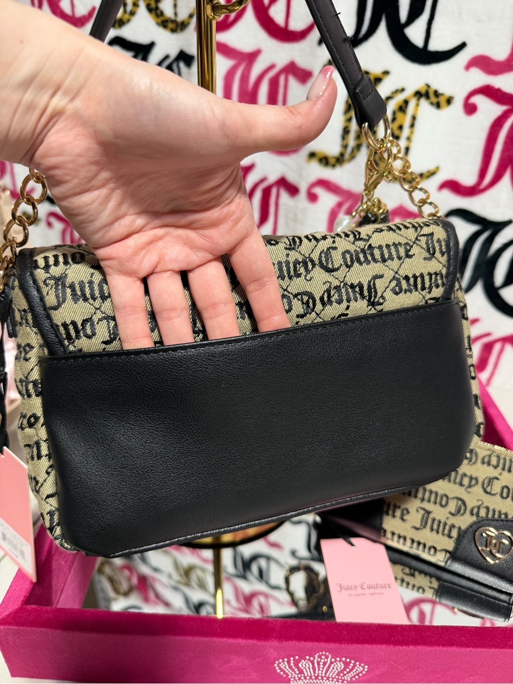 Juicy Couture quilted Canvas Shoulder Bag in Beige and Black - Picture 8 of 9